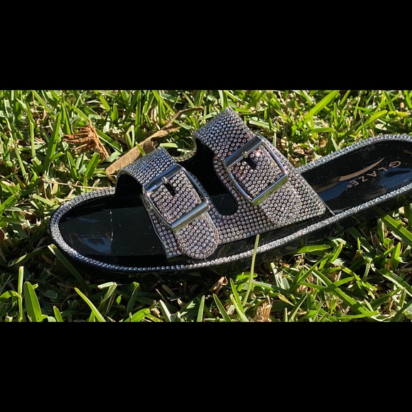 black slides - Picture 1 of 3
